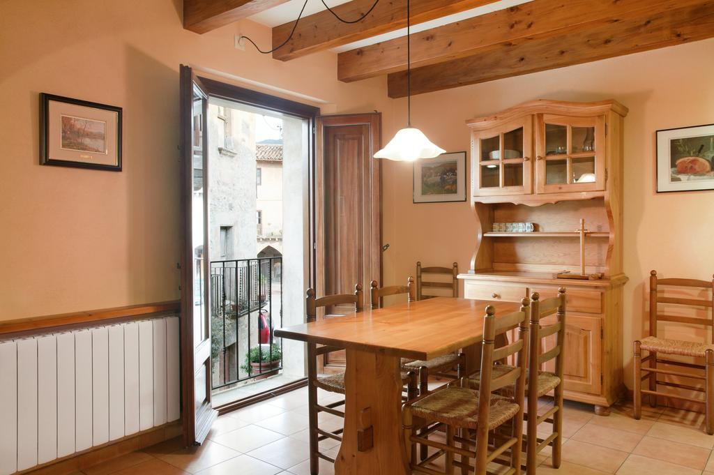 Allotjaments Placa Major-Grevol Santa Pau Zimmer foto